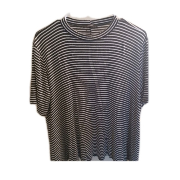 Forever 21 Tops - Forever 21 Top Striped Black And White